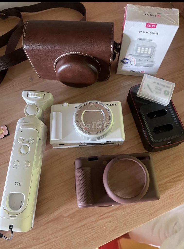 Máy ảnh Sony ZV1 Mark II Trắng. Mua bán Máy ảnh, Máy quay tại Thành phố Dĩ An Bình Dương được đăng bởi Le Thang hình 1