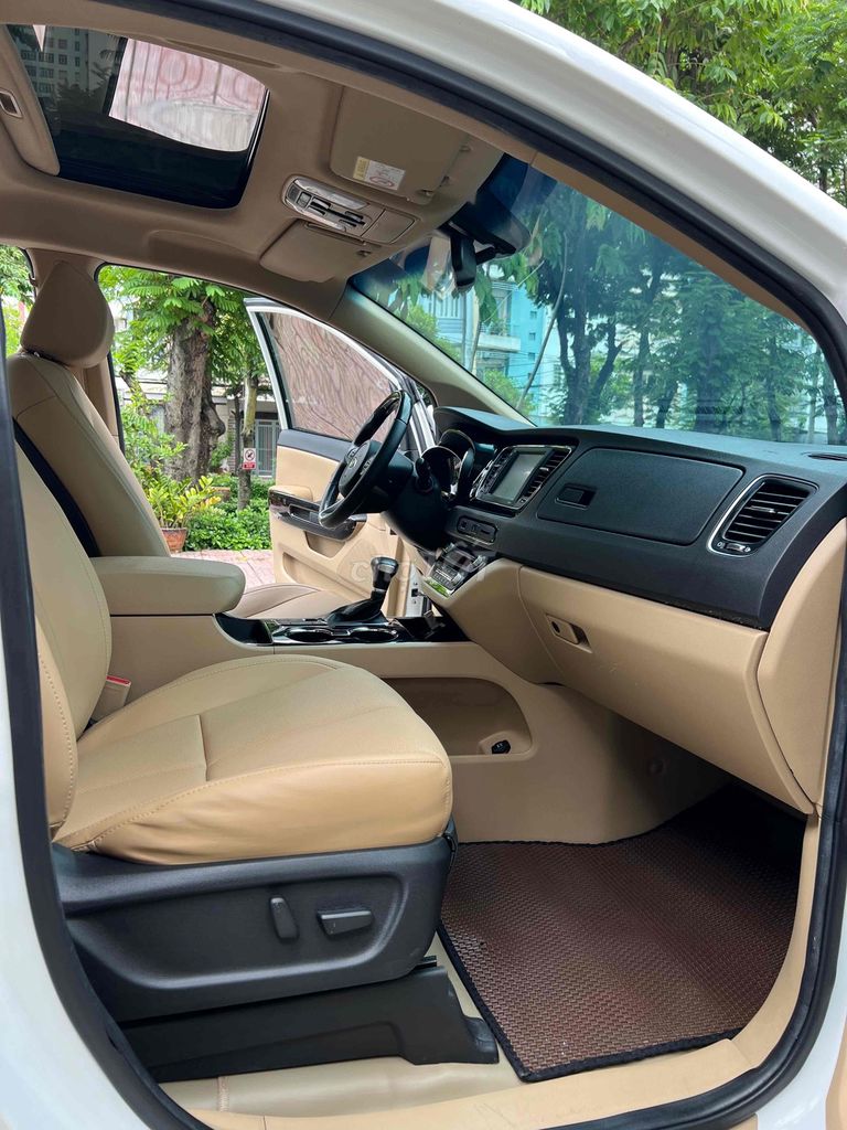 Kia Sedona 2.2D máy dầu 7 chổ full option 2019. Mua bán Ô tô tại Quận 8 Tp Hồ Chí Minh được đăng bởi Đông Mai hình 9
