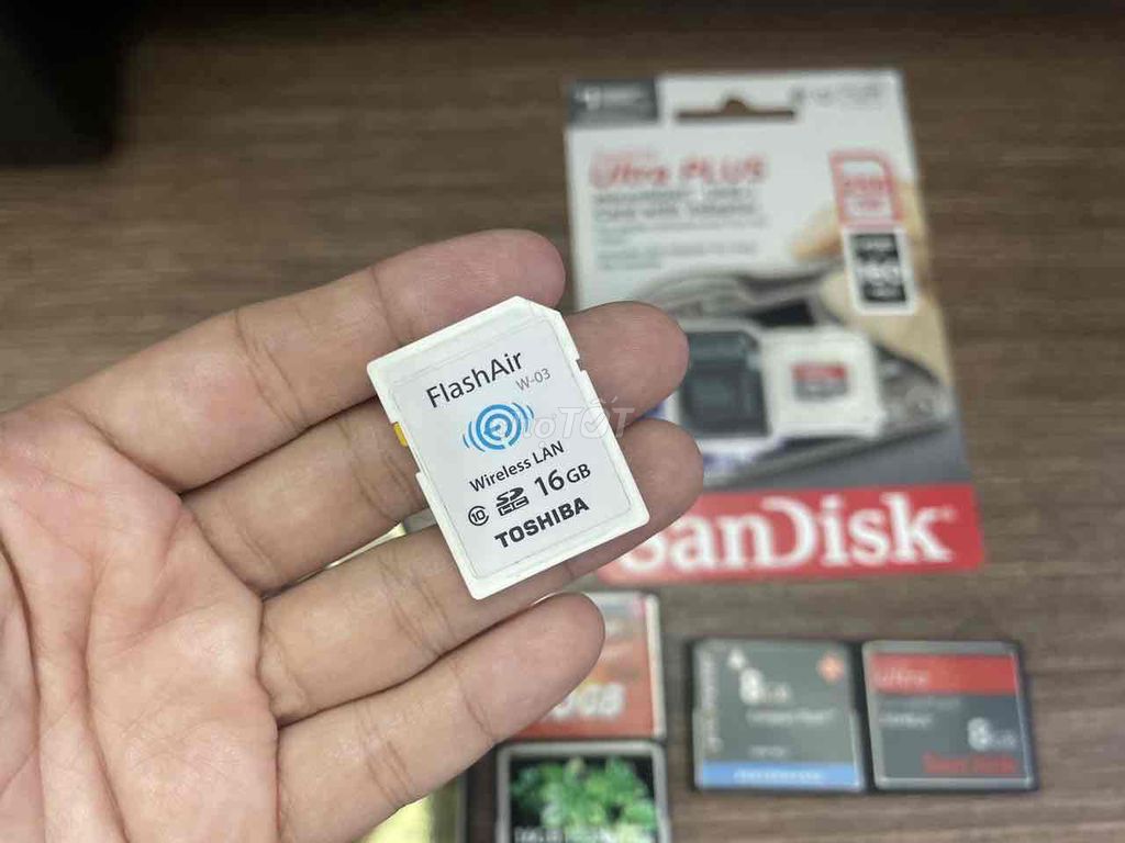 Thẻ SD Wifi FlashAir Toshiba 16Gb