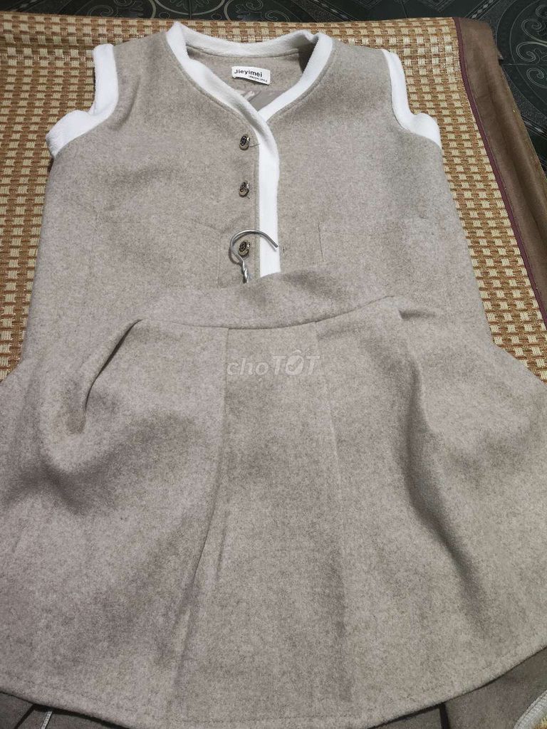 Bộ dạ gile nữ dạ size L. Mua bán Quần áo tại Quận Liên Chiểu Đà Nẵng được đăng bởi Smile  hình 1