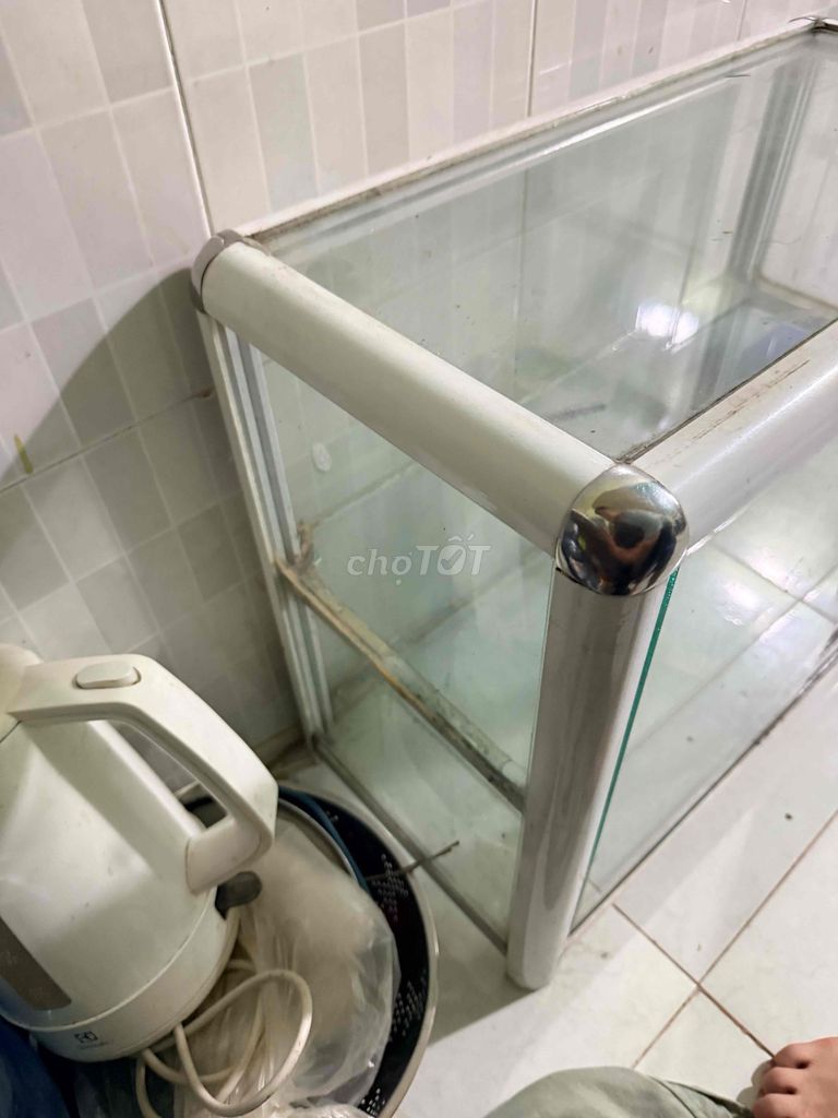 Tủ kính trưng bày Kính, Nhôm Trắng. Mua bán Tủ, kệ gia đình tại Quận 12 Tp Hồ Chí Minh được đăng bởi nến  hình 1