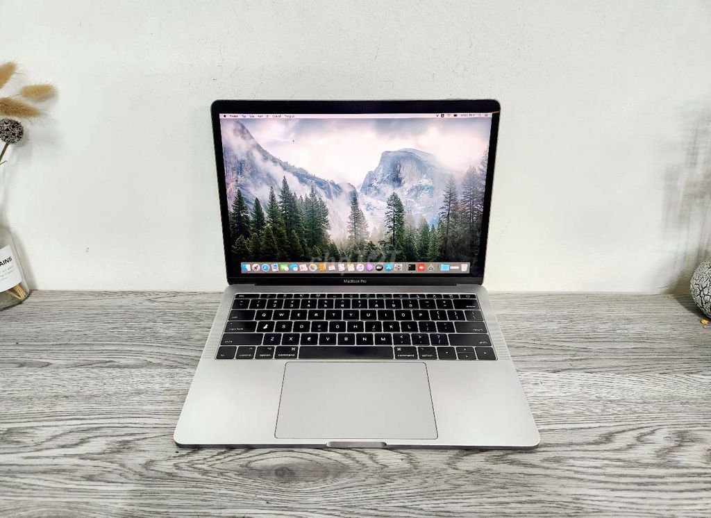 MacBook Pro 2017 chống cháy