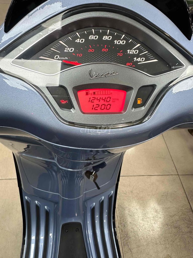Piaggio Vespa 2015 квадратная фара новая 99% экономичная