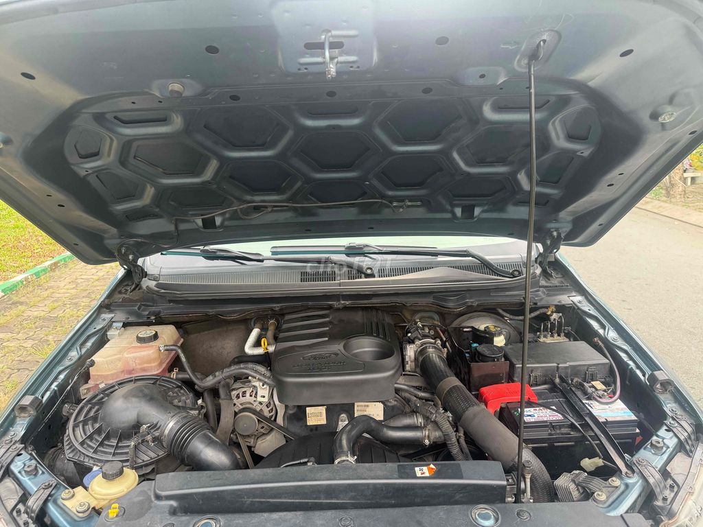 Ford Ranger 2014 XLS 2.2 4x2 AT - 133000 km. Mua bán Ô tô tại Quận 5 Tp Hồ Chí Minh được đăng bởi Blue Tyres hình 15