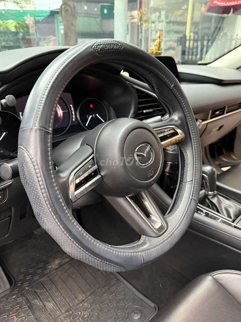 Mazda 3, luxury,  30000 km