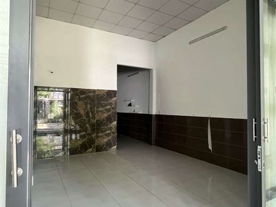 cho thuê nhà ngay đường 5 cũ sân xe hơi 5triệu