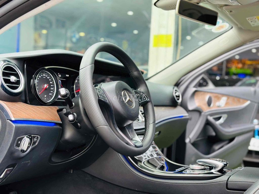 Mercedes Benz E200 Model 2017. Mua bán Ô tô tại Quận 8 Tp Hồ Chí Minh được đăng bởi Hồng Phúc hình 14