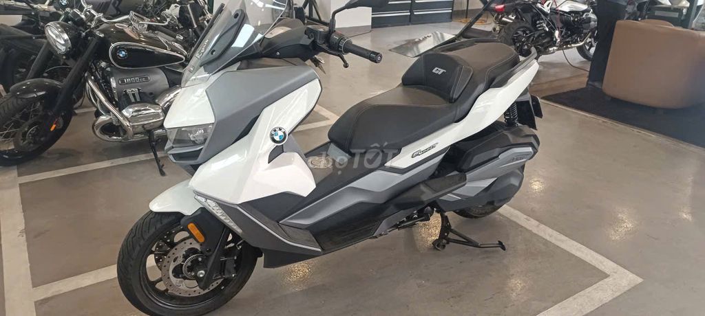 BMW C 400 GT Trắng 350cc. Mua bán Xe máy tại Quận Thanh Khê Đà Nẵng được đăng bởi Anh Quy hình 2