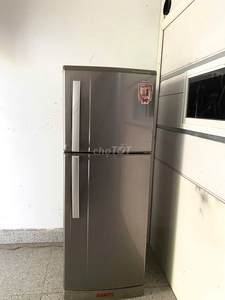 Tủ lạnh Sanyo 180L Xám. Mua bán Tủ lạnh tại Quận Sơn Trà Đà Nẵng được đăng bởi anh Tiến hình 1