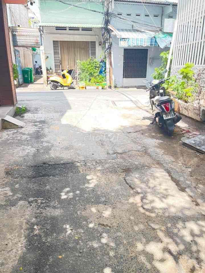 nhà cạnh big c 4 x 9 m hẻm oto 3.45 tỷ oto thông