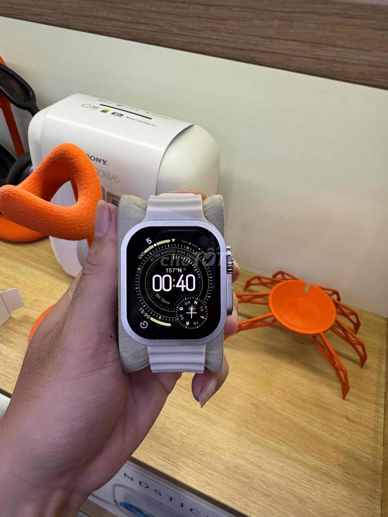 Apple Watch Ultra 2 49mm Trắng Titan tự nhiên. Mua bán Thiết bị đeo thông minh tại Quận Thanh Khê Đà Nẵng được đăng bởi Apple Watch Chính Hãng SO1 DaNang hình 1