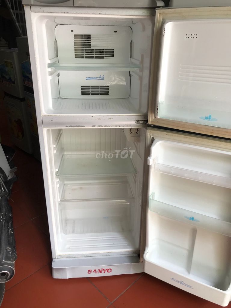 0354147280 - Thanh lý tủ lạnh sanyo 125l quat gió không đông tu