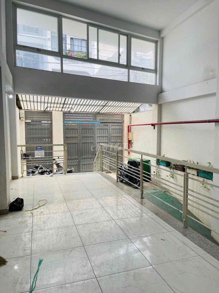 215m2(6x36)Chdv 7 Tầng 34 phòng hợp đồng khoán 100tr/tháng