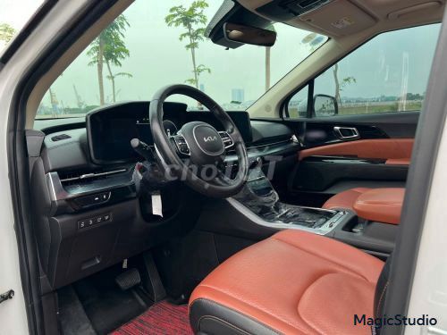 Kia Carnival Signature 2022 АКПП 8 ст Белый
