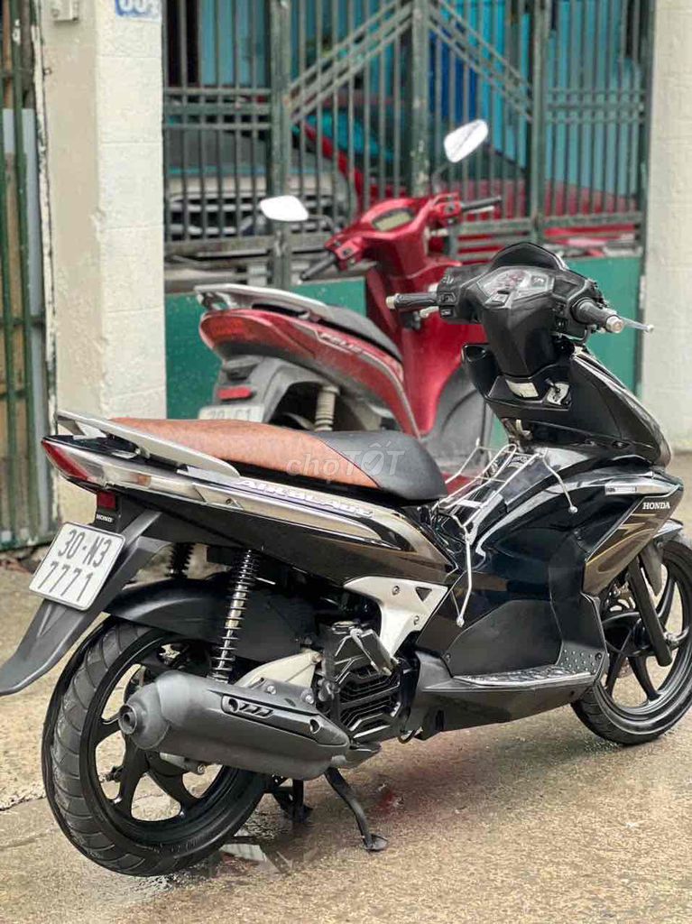 Airblade Fi kim phun điện tử Vành 6 Lan Nẹp mạ. Mua bán Xe máy tại Quận Nam Từ Liêm Hà Nội được đăng bởi E Hằng hình 2