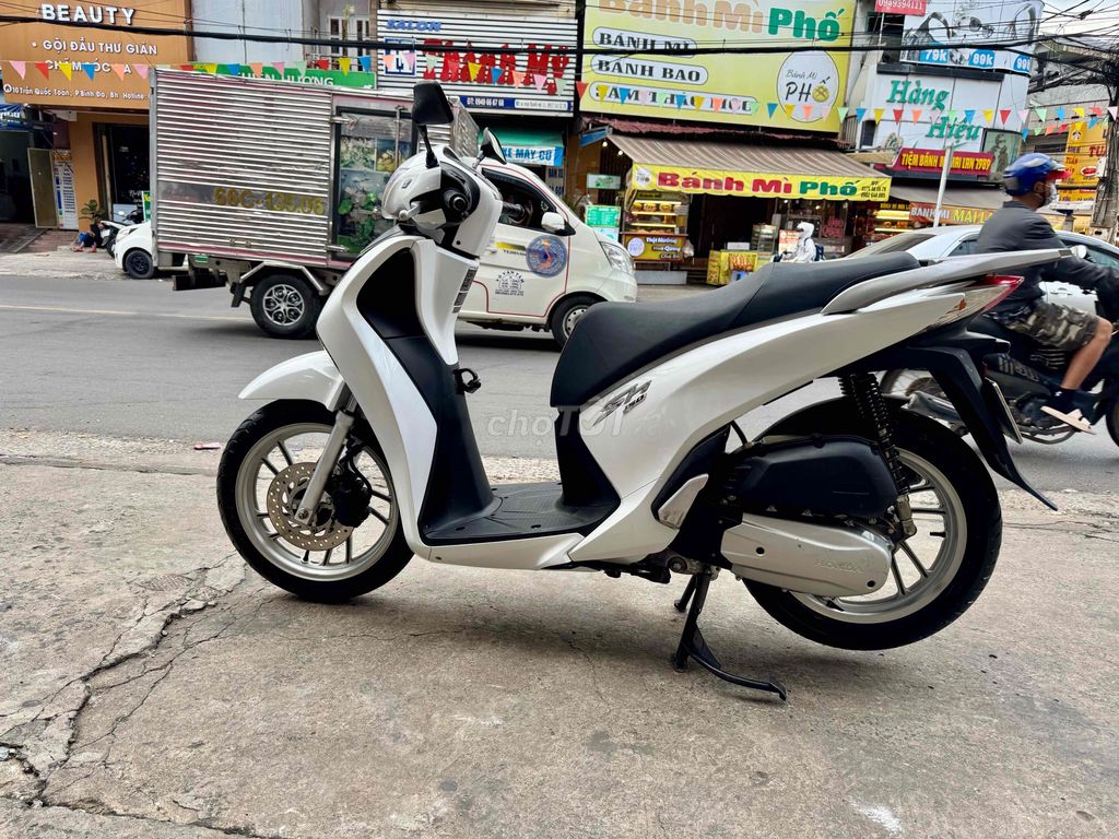 🟢🟢 SH 150 Trắng đen 2016 Smarkey chính chủ có góp. Mua bán Xe máy tại Thành phố Biên Hòa Đồng Nai được đăng bởi XE MÁY CŨ THÀNH MỸ  hình 4