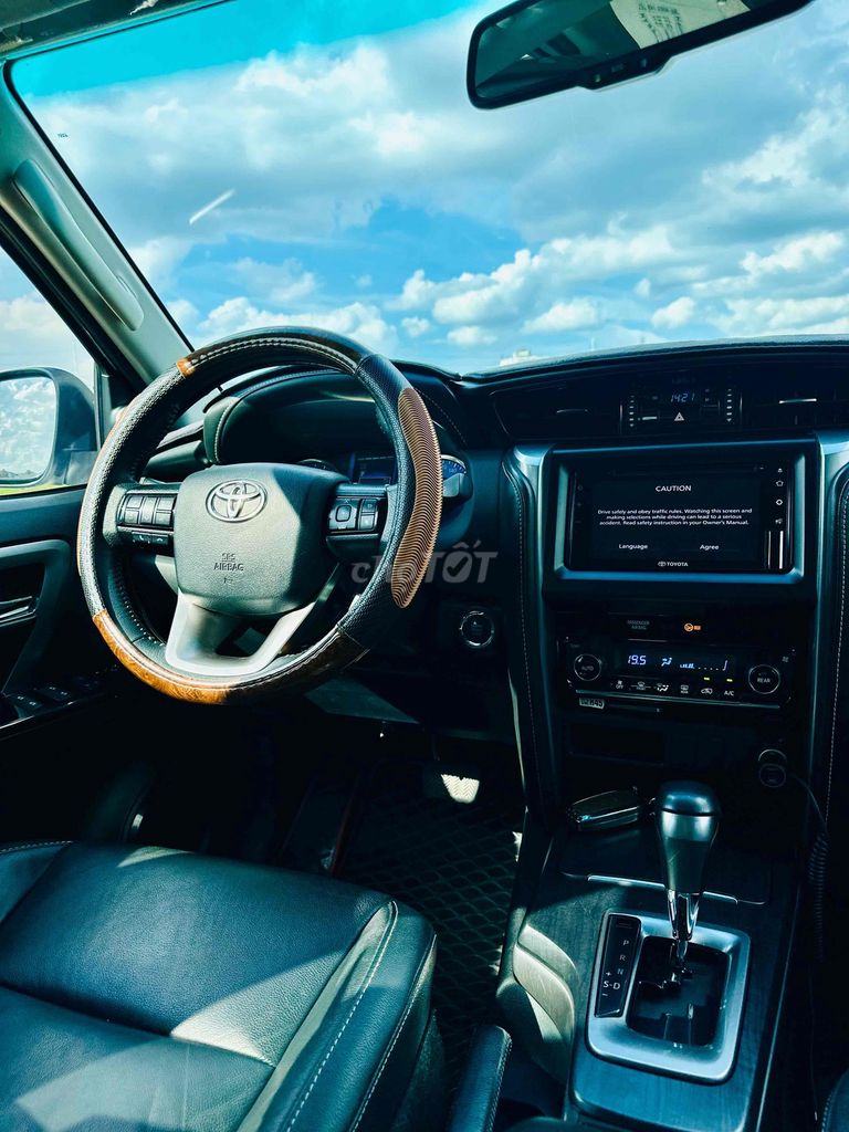 Toyota Fortuner 2022 2.4L 4x2 AT - 72000 km. Mua bán Ô tô tại Quận 5 Tp Hồ Chí Minh được đăng bởi Phạm Tân Tiến  hình 8