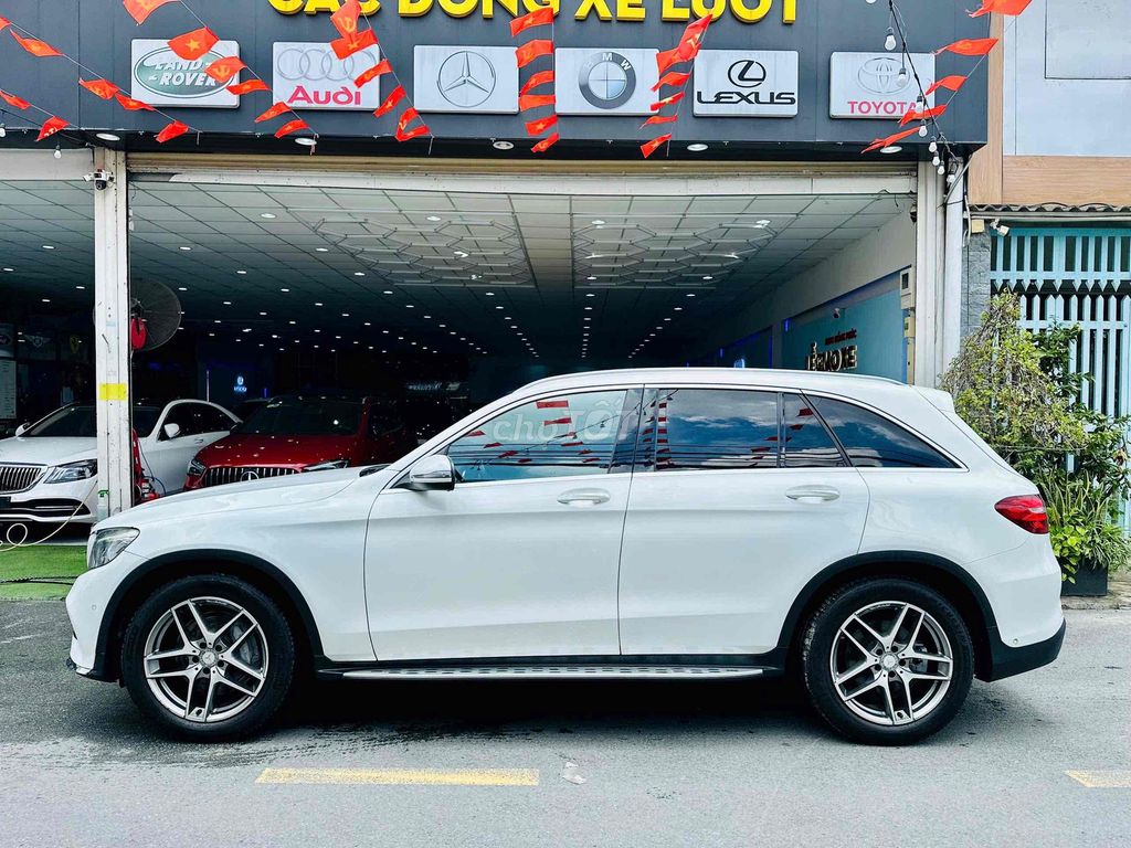 Mercedes Benz GLC 300 AMG 4MATIC  Model 2017. Mua bán Ô tô tại Quận 8 Tp Hồ Chí Minh được đăng bởi Hồng Phúc hình 8