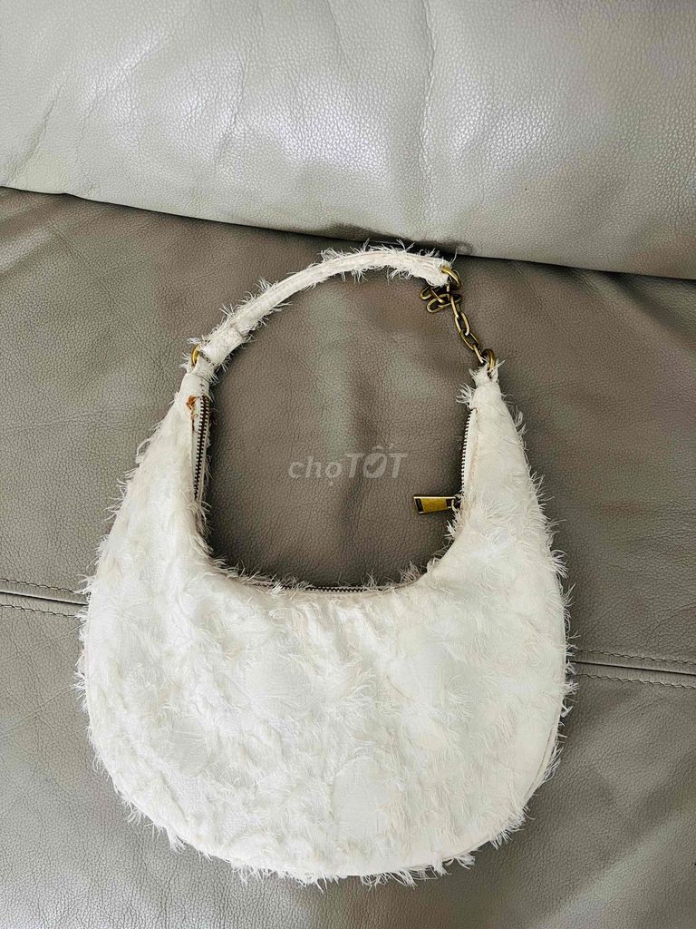 Túi xách ZARA Nữ Vải Trắng. Mua bán Túi xách tại Quận Hải Châu Đà Nẵng được đăng bởi Meomeooo hình 1