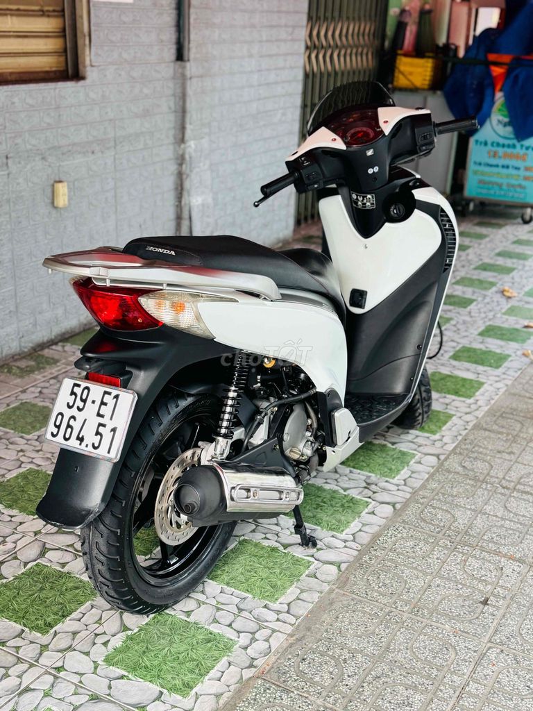 Honda SH 150i Итальянской сборки конец 2009 Бело-черный спортивный