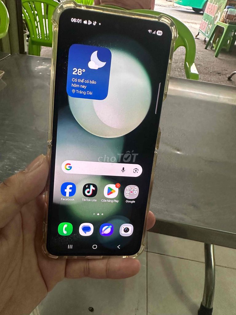 Samsung Z Flip 5 256GB. Mua bán Điện thoại tại Thành phố Biên Hòa Đồng Nai được đăng bởi Kỳ hình 1