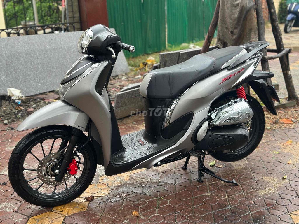 SH Mode Mua Vào Tháng 12/2024 Xe Ít Đi Còn Khá Đẹp. Mua bán Xe máy tại Thành phố Quảng Ngãi Quảng Ngãi được đăng bởi Hien hình 17