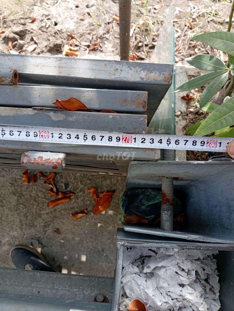 Cửa sắt 4 cánh Xám 2m75x3m15. Mua bán Nội thất, đồ gia dụng khác tại Quận Ngô Quyền Hải Phòng được đăng bởi Tran ninh hình 1