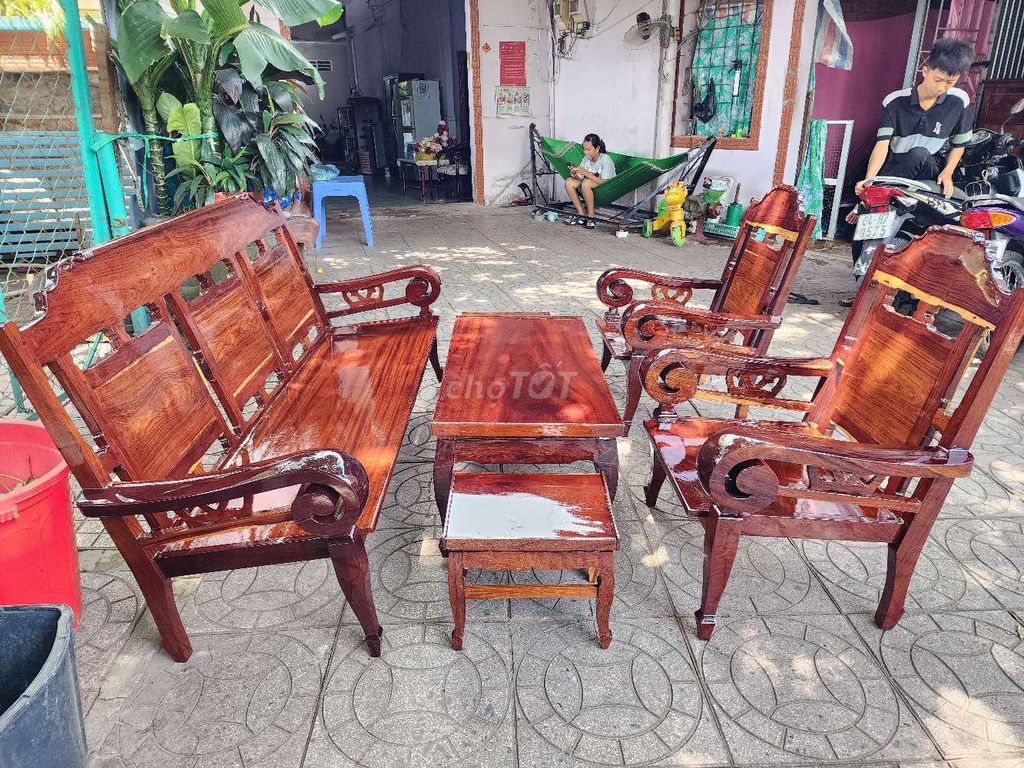 Bộ salon gỗ cẩm 6 món Nâu đỏ vân đẹp. Mua bán Bàn ghế tại Quận Bình Thuỷ Cần Thơ được đăng bởi Cường Đồ Gổ Cũ Xưa hình 1