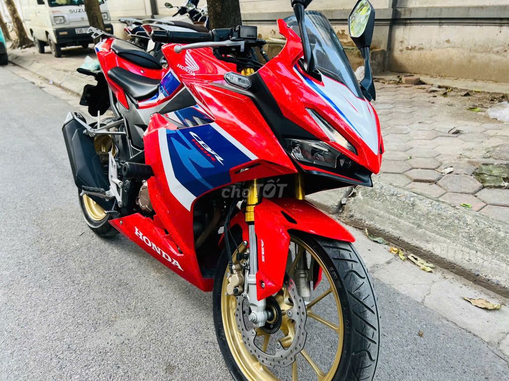Honda CBR Đỏ, xanh, trắng 3452 km. Mua bán Xe máy tại Quận Nam Từ Liêm Hà Nội được đăng bởi MAI HÒA hình 5