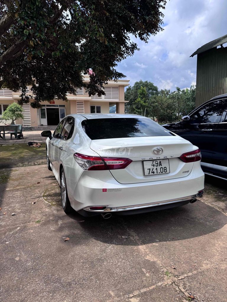Toyota Camry 2020 2.5Q 32000 km. Mua bán Ô tô tại Thành phố Gia Nghĩa Đắk Nông được đăng bởi Vũ Lê hình 4