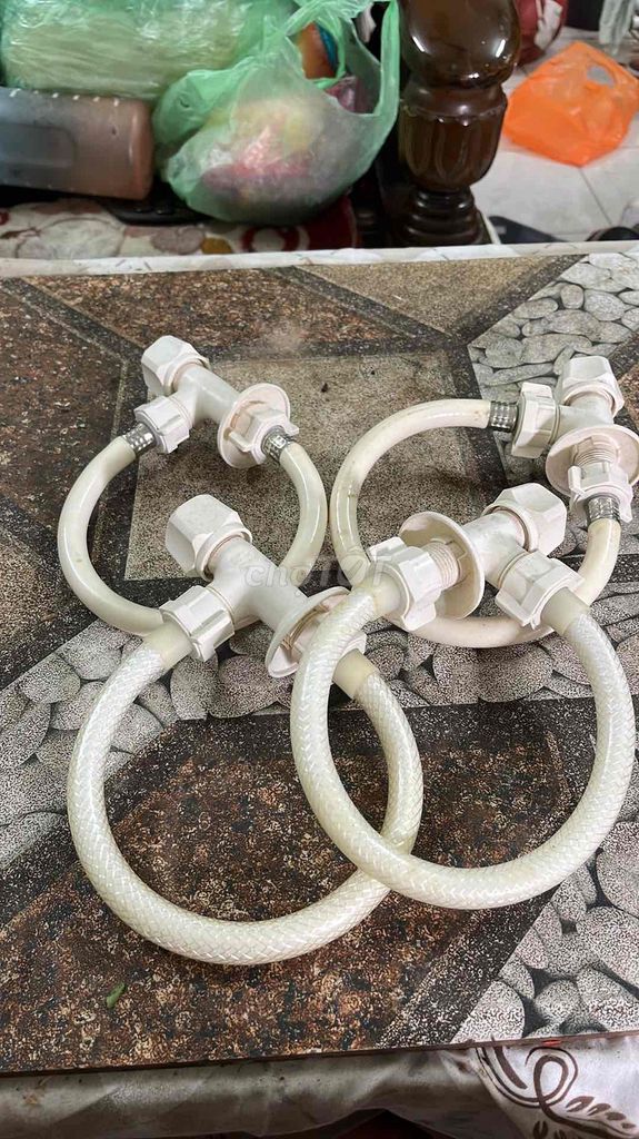 Vòi nước Nhựa Trắng Chống gỉ sét. Mua bán Thiết bị vệ sinh, nhà tắm tại Quận Hoàng Mai Hà Nội được đăng bởi Công chúa top 1 trong lòng t mang tên Kairi hình 1