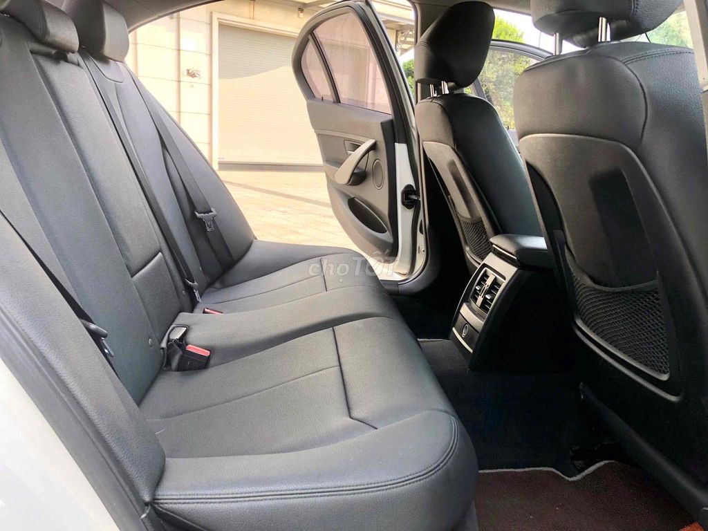 BMW 3 Series 2015 320i - 82000 km máy b48. Mua bán Ô tô tại Quận Gò Vấp Tp Hồ Chí Minh được đăng bởi nguyễn quốc trinh hình 5