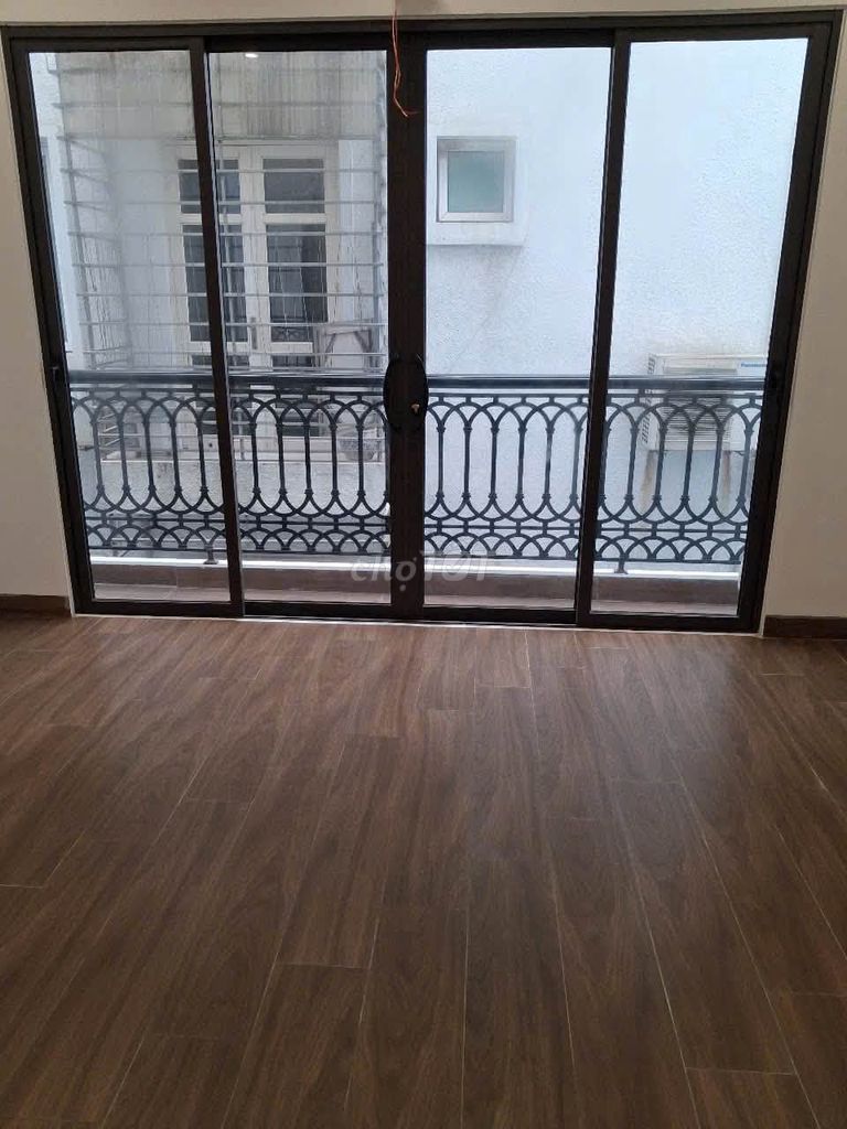 Cho thuê nhà ngõ 89 Lạc Long Quân, Cầu Giấy, có thang máy