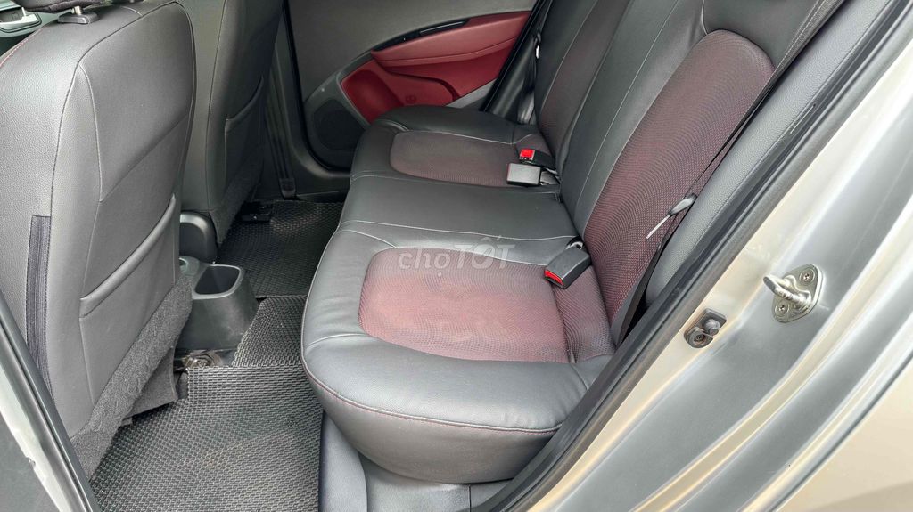 Hyundai Grand i10 2019 Grand 1.2 AT - 9400 km. Mua bán Ô tô tại Thành phố Buôn Ma Thuột Đắk Lắk được đăng bởi đạt lê hình 21