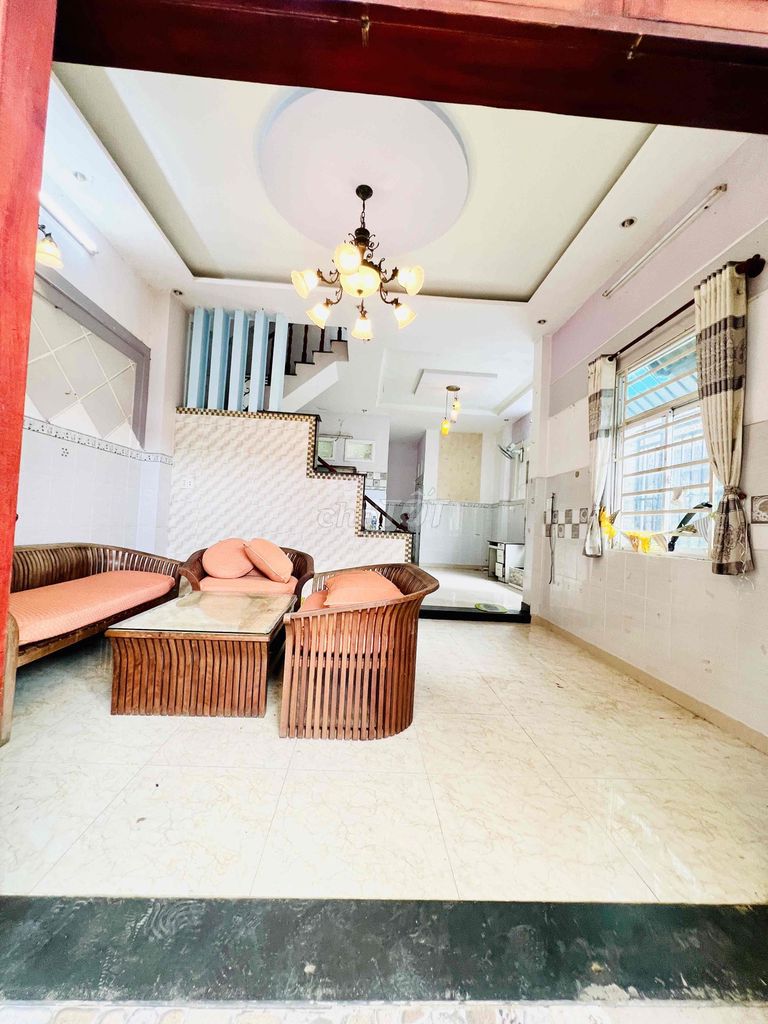 Аренда · 4 комн. · 130 м² · Quận Gò Vấp, ул. Nguyễn Oanh Nối Dài Hà Huy Giáp Q12 Ngay Ngã Tư Ga