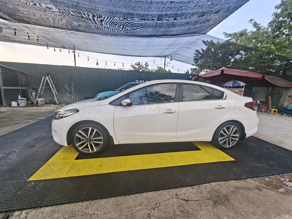 KIA Cerato 2016 1.6 AT белый автомат