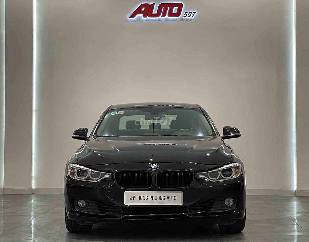 BMW 328i 2012 đầu tiên được nhập về Việt Nam