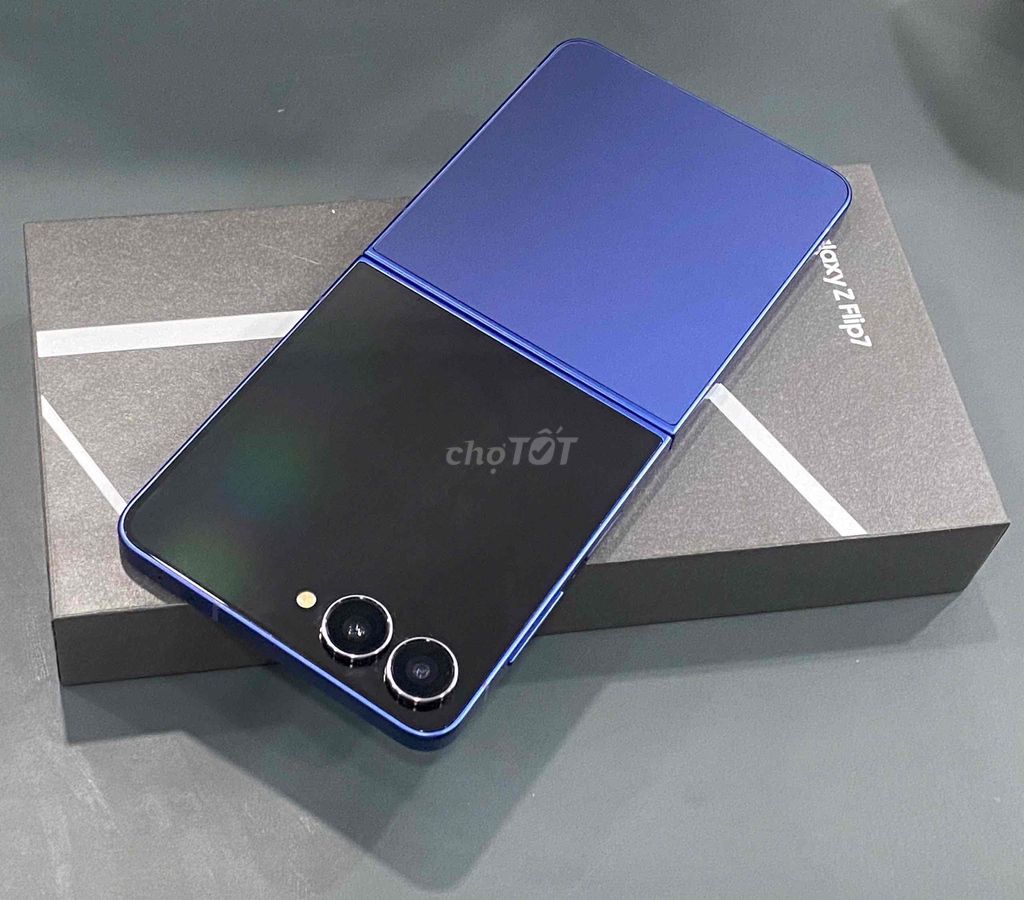Samsung Galaxy Z Flip 7 256GB BH 7/2026 likenew 99. Mua bán Điện thoại tại Quận 5 Tp Hồ Chí Minh được đăng bởi Phong Công Nghệ hình 3