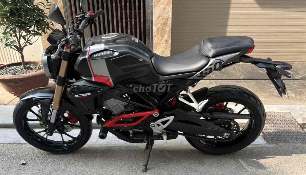 HONDA CB150R ABS FI cuối chót biển 29 Xe lướt mới. Mua bán Xe máy tại Quận Cầu Giấy Hà Nội được đăng bởi Tong motor xe may hình 3