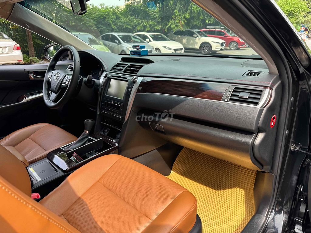 Bán Toyota Camry 2018 2.5Q Đen Nâu Siêu Mới