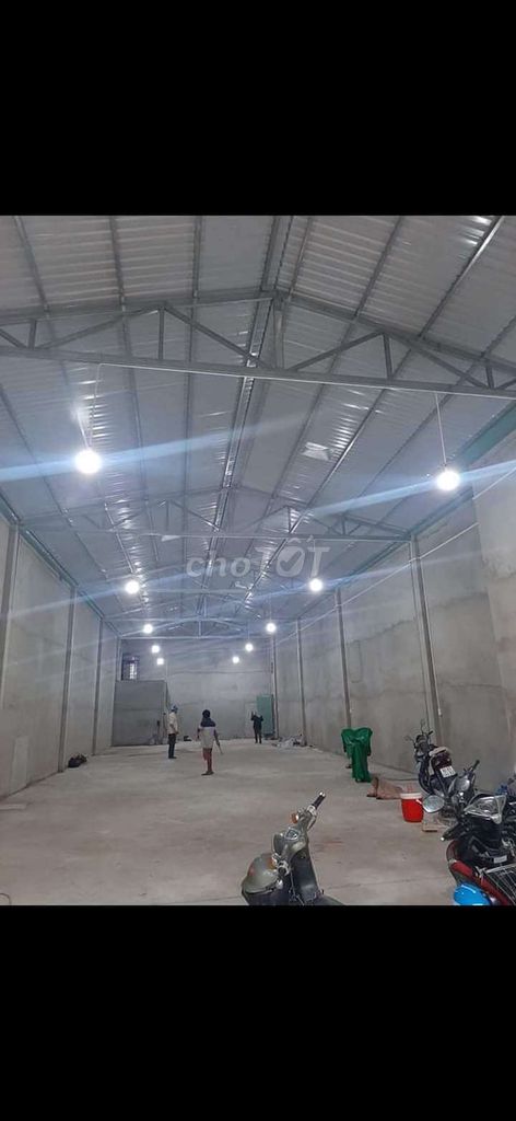 Cho thuê xưởng  420m2. gần nhà máy bia Tiger. Q12