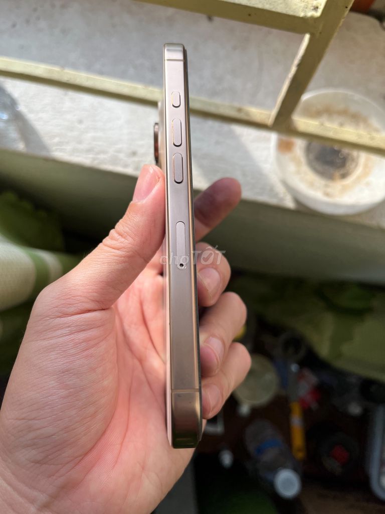 iPhone 16 Pro Lock 128GB Vàng . Mua bán Điện thoại tại Huyện Quỳnh Phụ Thái Bình được đăng bởi Hùng hình 1