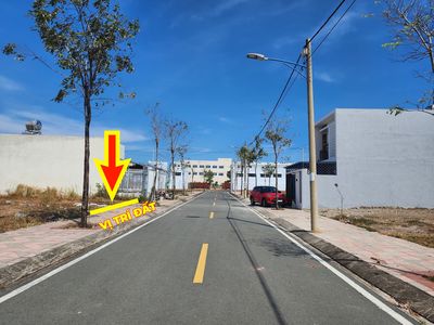 Cần bán lô đất ngay VSIP2 mặt tiền đường DT742 50m sổ sẵn, dân cư đông