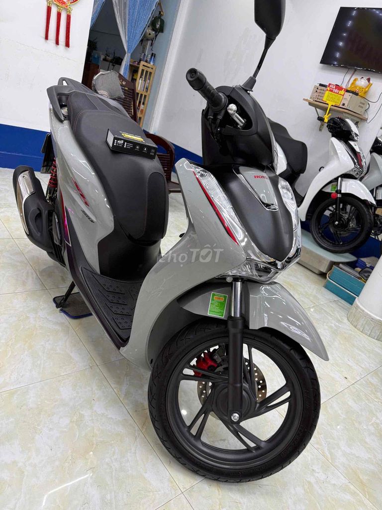 Honda SH 160 ABS 2025 Xám 2000 km. Mua bán Xe máy tại Thành phố Vũng Tàu Bà Rịa - Vũng Tàu được đăng bởi XE MÁY BẢO THANH  TPVŨNG TÀU hình 10