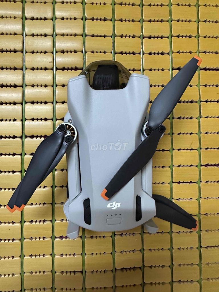 Drone DJI Mini 3 màu xám