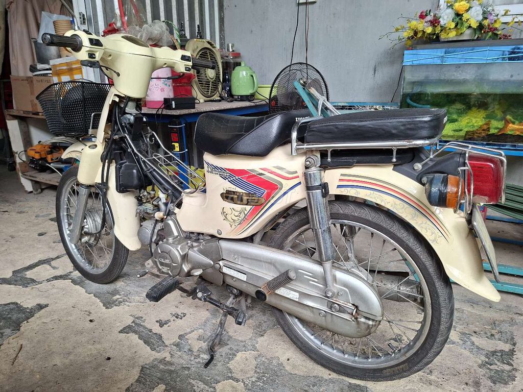 Honda Cub 50 2016 Vàng 17890km. Mua bán Xe máy tại Huyện Dầu Tiếng Bình Dương được đăng bởi Nguyễn Võ Hùng Phong hình 2
