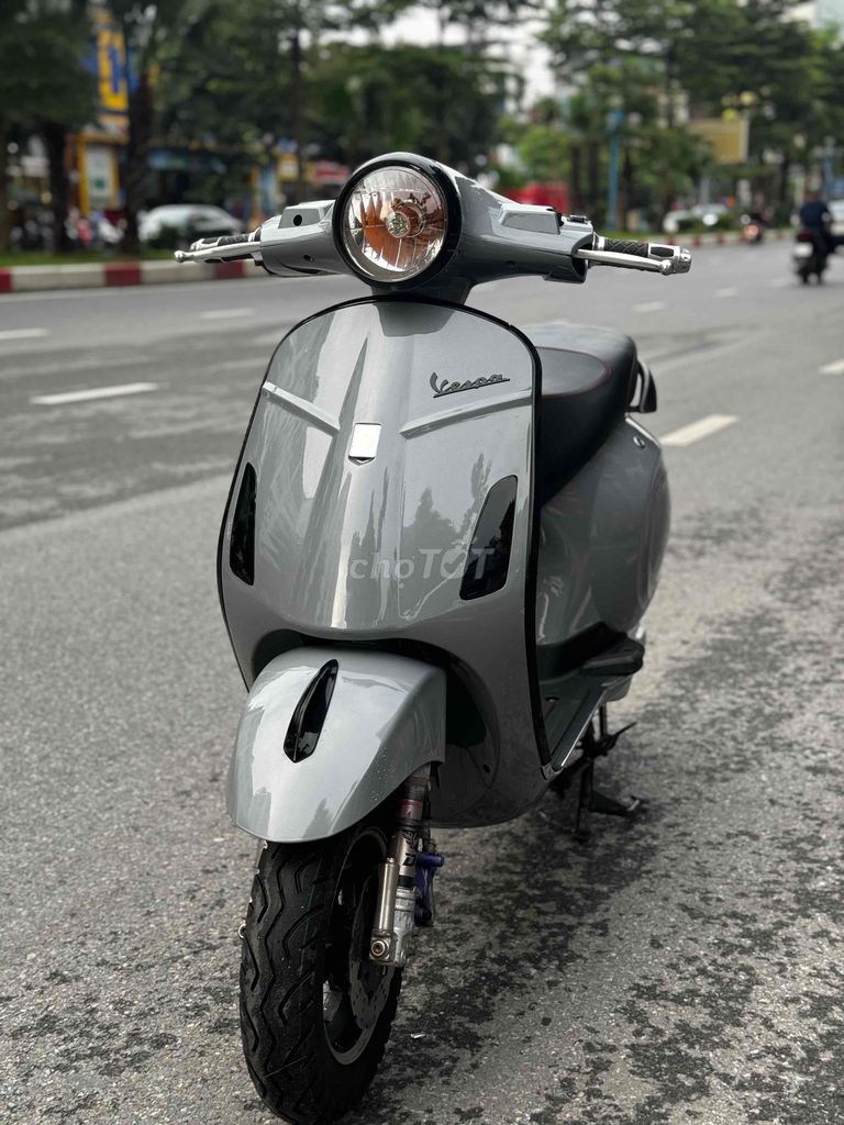 Vespa xám bình mới thay, có trả góp