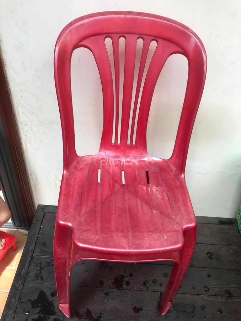 Ghế dựa Duy Tân Nhựa Lớn Đỏ. Mua bán Bàn ghế tại Quận 7 Tp Hồ Chí Minh được đăng bởi Uyên hình 1