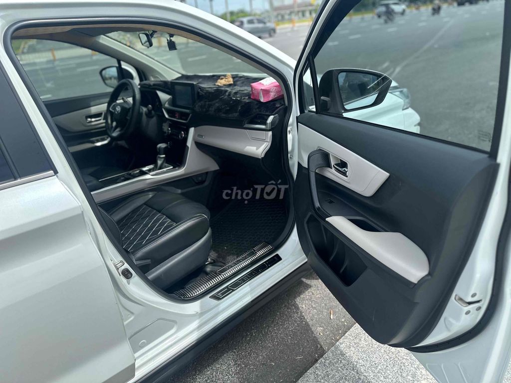 Toyota Veloz Cross 2022 CVT. Mua bán Ô tô tại Quận Thanh Khê Đà Nẵng được đăng bởi Dũng hình 5