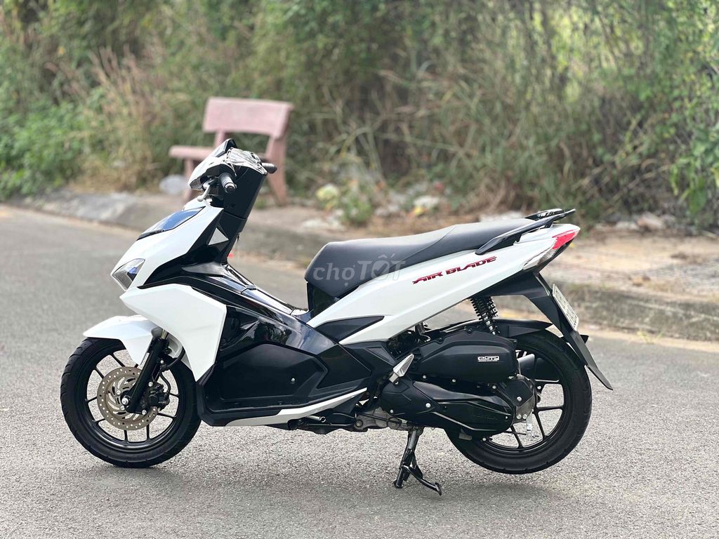 Airbalde 125 Trắng Đen Full New Leng Keng Có Góp🎉🎉. Mua bán Xe máy tại Thành phố Biên Hòa Đồng Nai được đăng bởi Xe Máy Phát Đồng hình 5